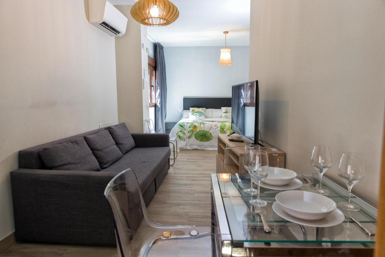Apartamentos Onnight Malaga Exterior photo
